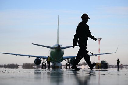 У посадившего в поле самолет с людьми пилота потребовали 118 миллионов рублей