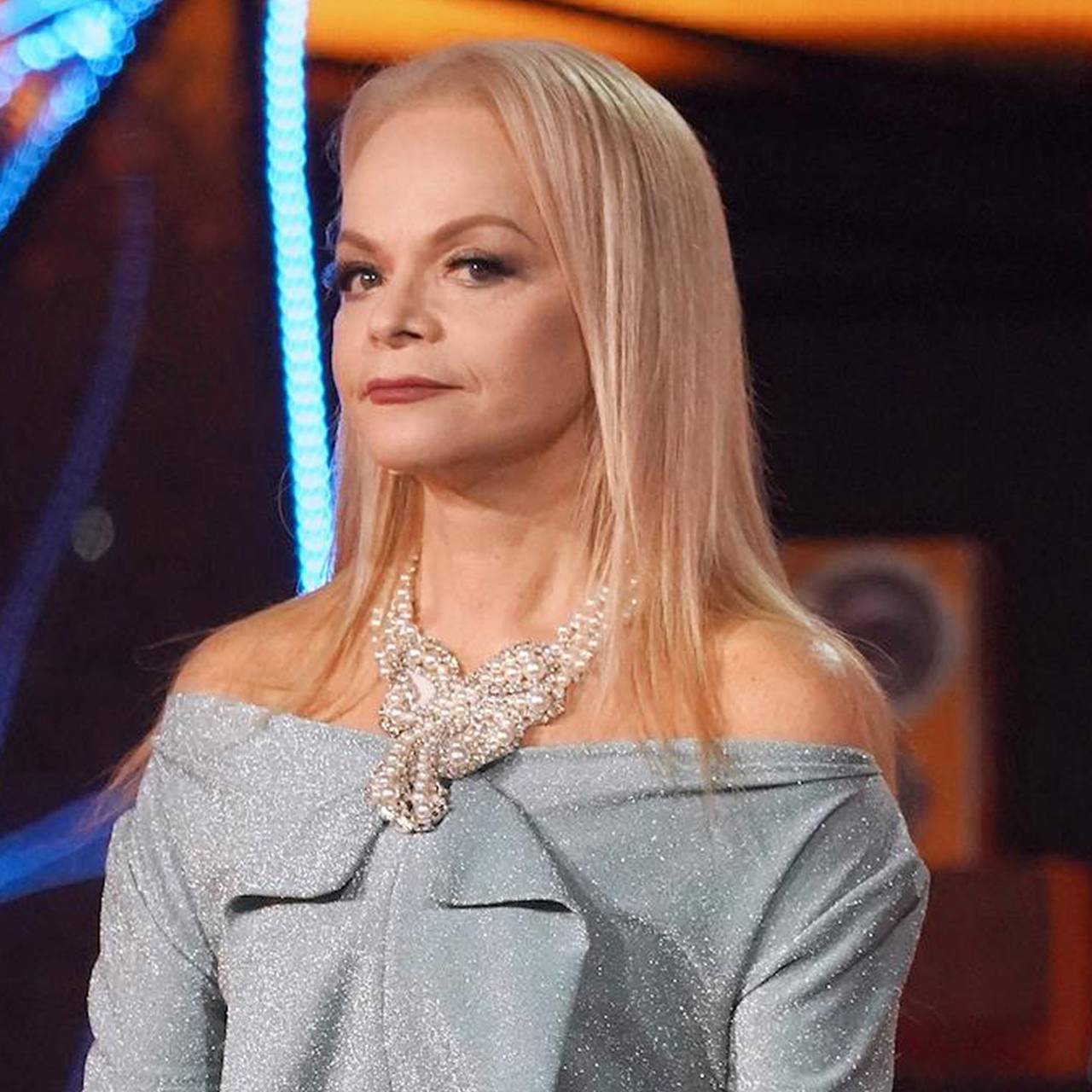 Стали известны подробности о загородном доме Долиной