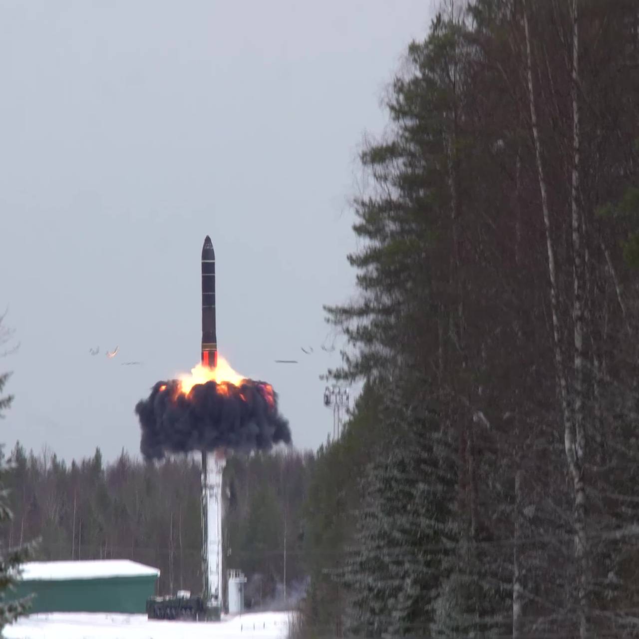 Превосходство России в стратегических вооружениях связали с США