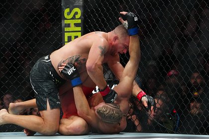 Гейджи победил Пимблетта и стал временным чемпионом UFC