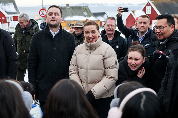 Премьер-министр Дании Метте Фредериксен и премьер-министр Гренландии Йенс-Фредерик Нильсен