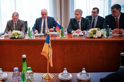 В России объяснили отсутствие официальных итогов переговоров с США и Украиной в ОАЭ