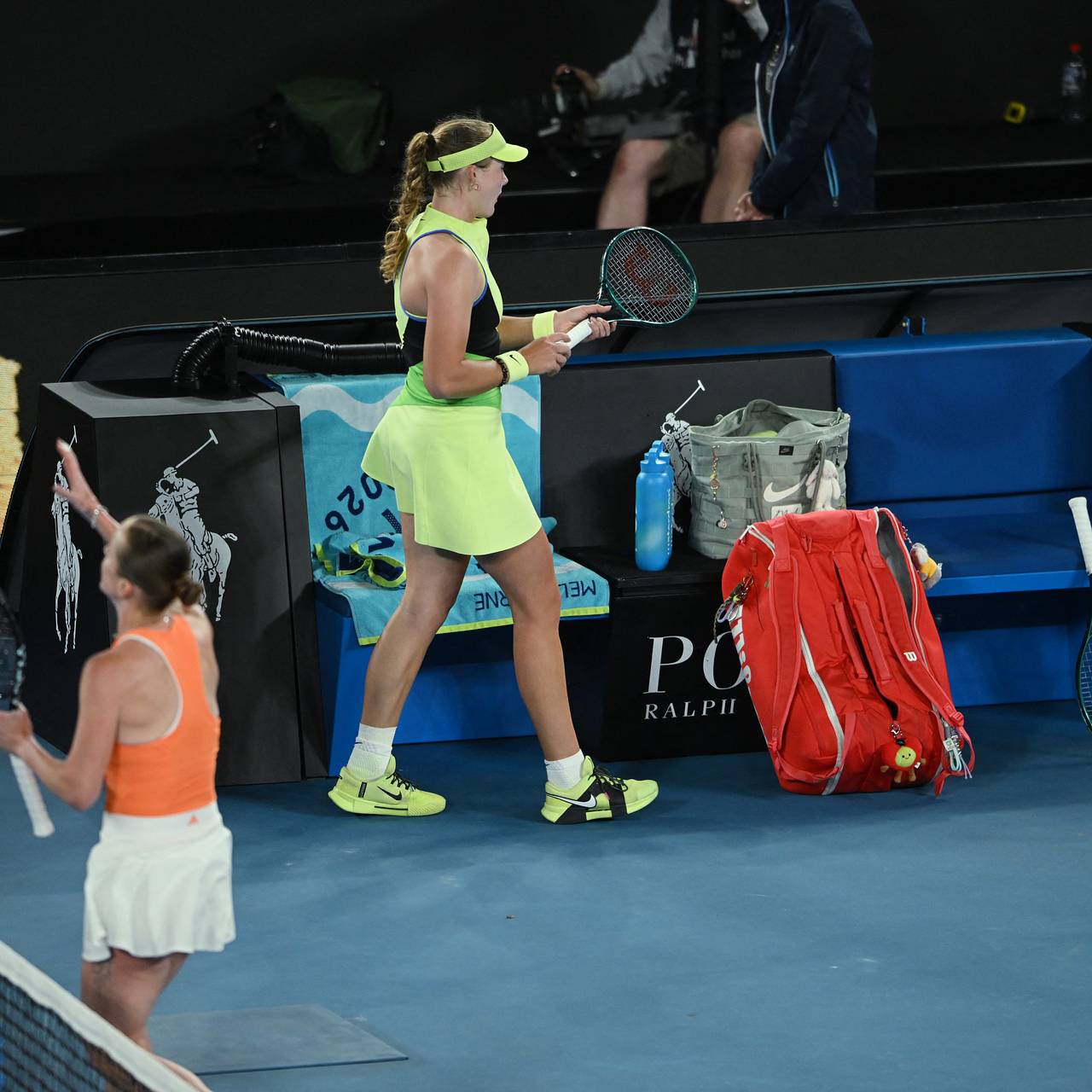 Российская теннисистка Андреева и украинка Свитолина отказались от рукопожатия после матча