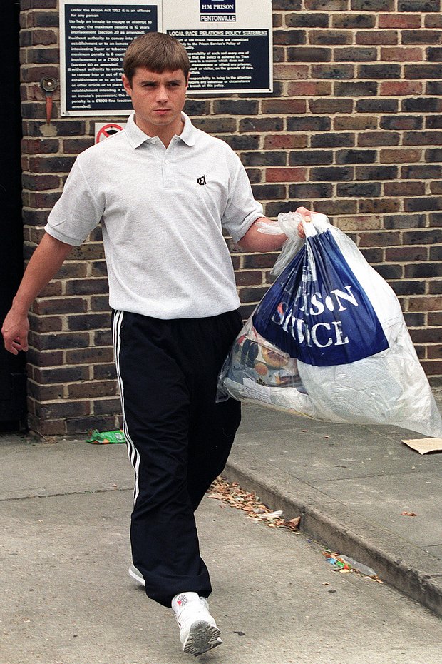 Элфорд покидает тюрьму после шести недель заключения