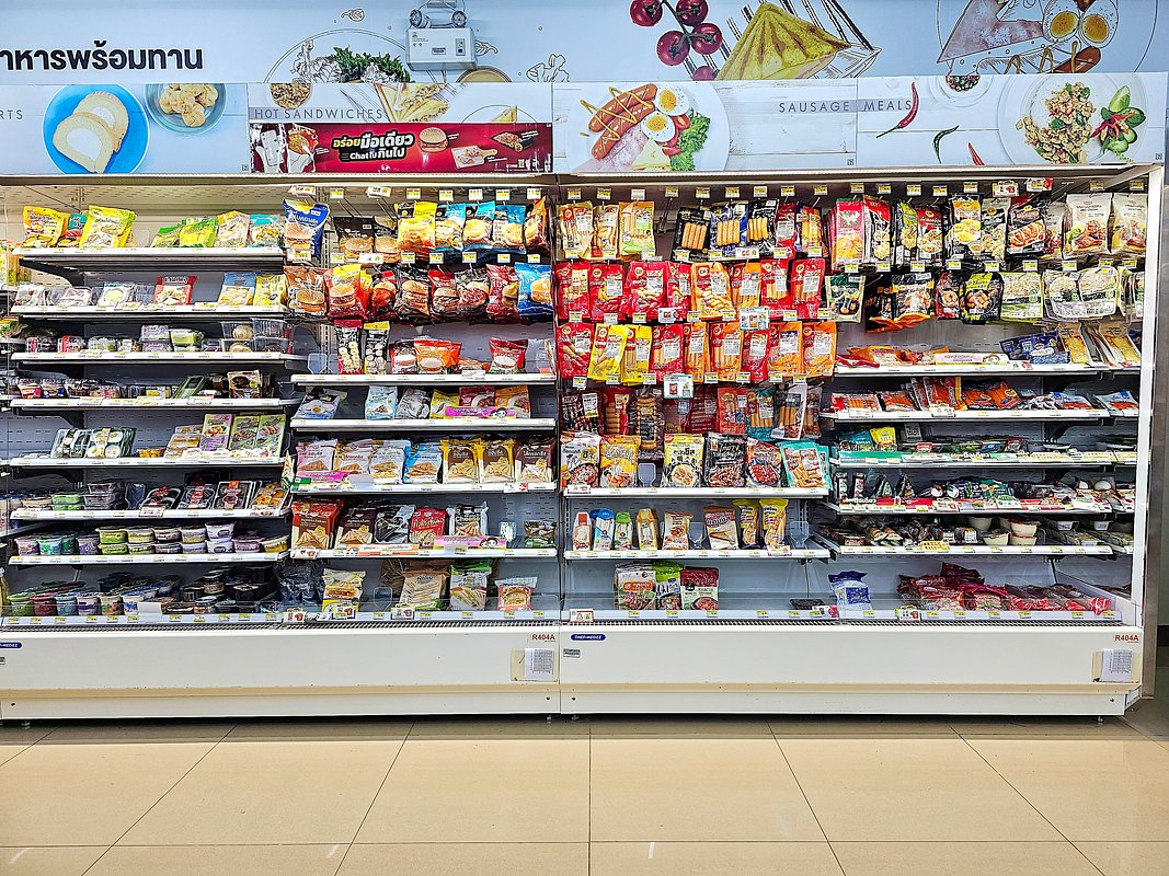 7-Eleven Shelves with food and drin