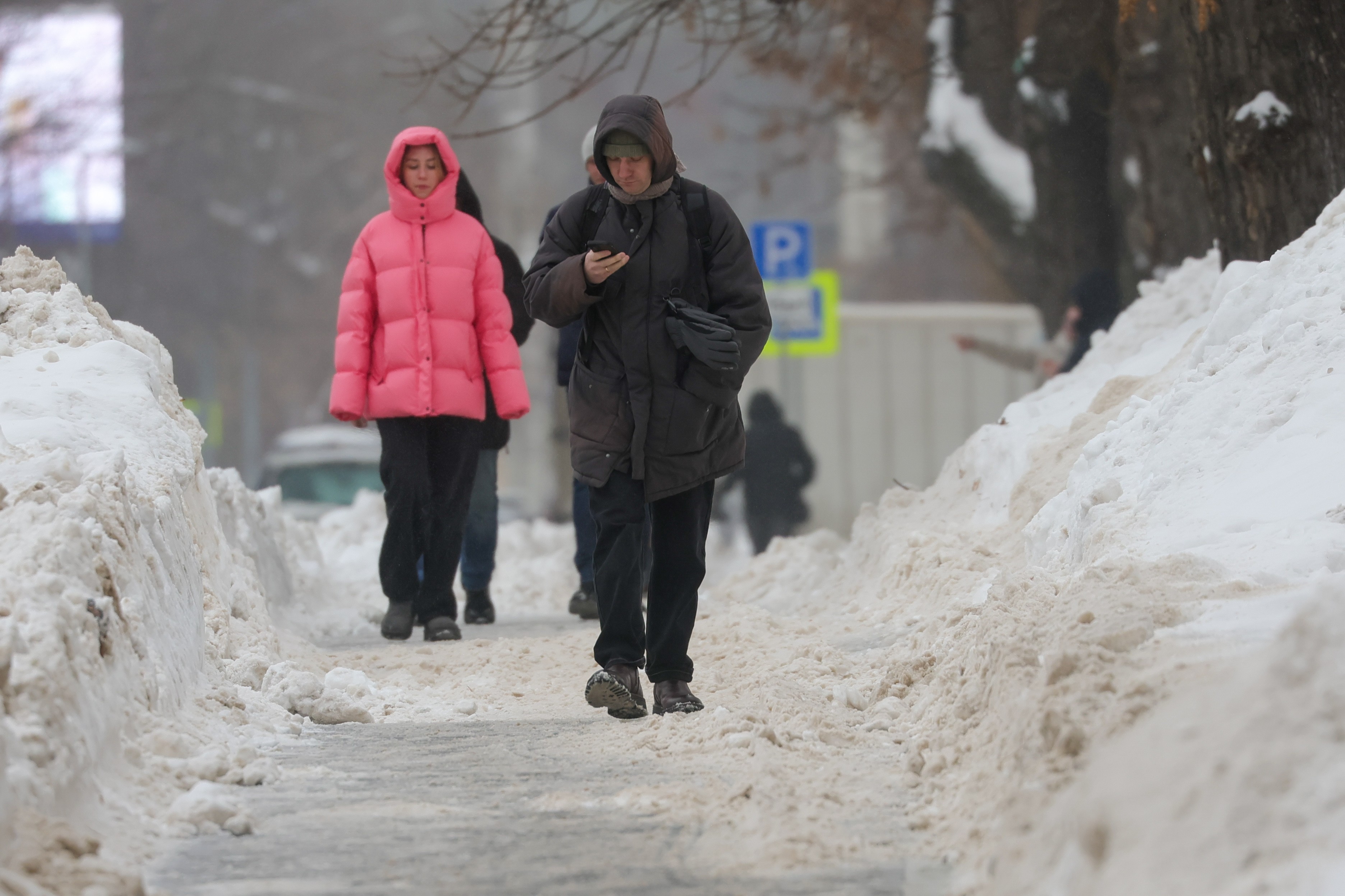 Москвичей&nbsp; предупредили о резких перепадах давления из-за снегопадов