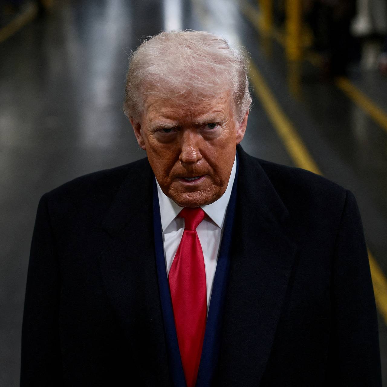 Министр США опубликовал изображение с Трампом и был раскритикован