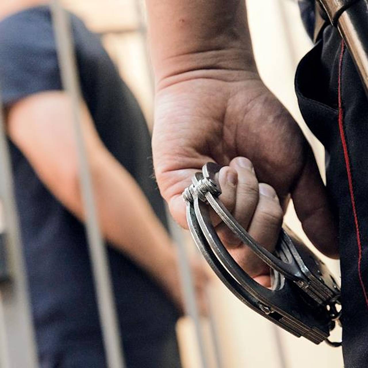 Херсонский пенсионер удивил напавшего на него грабителя с пистолетом