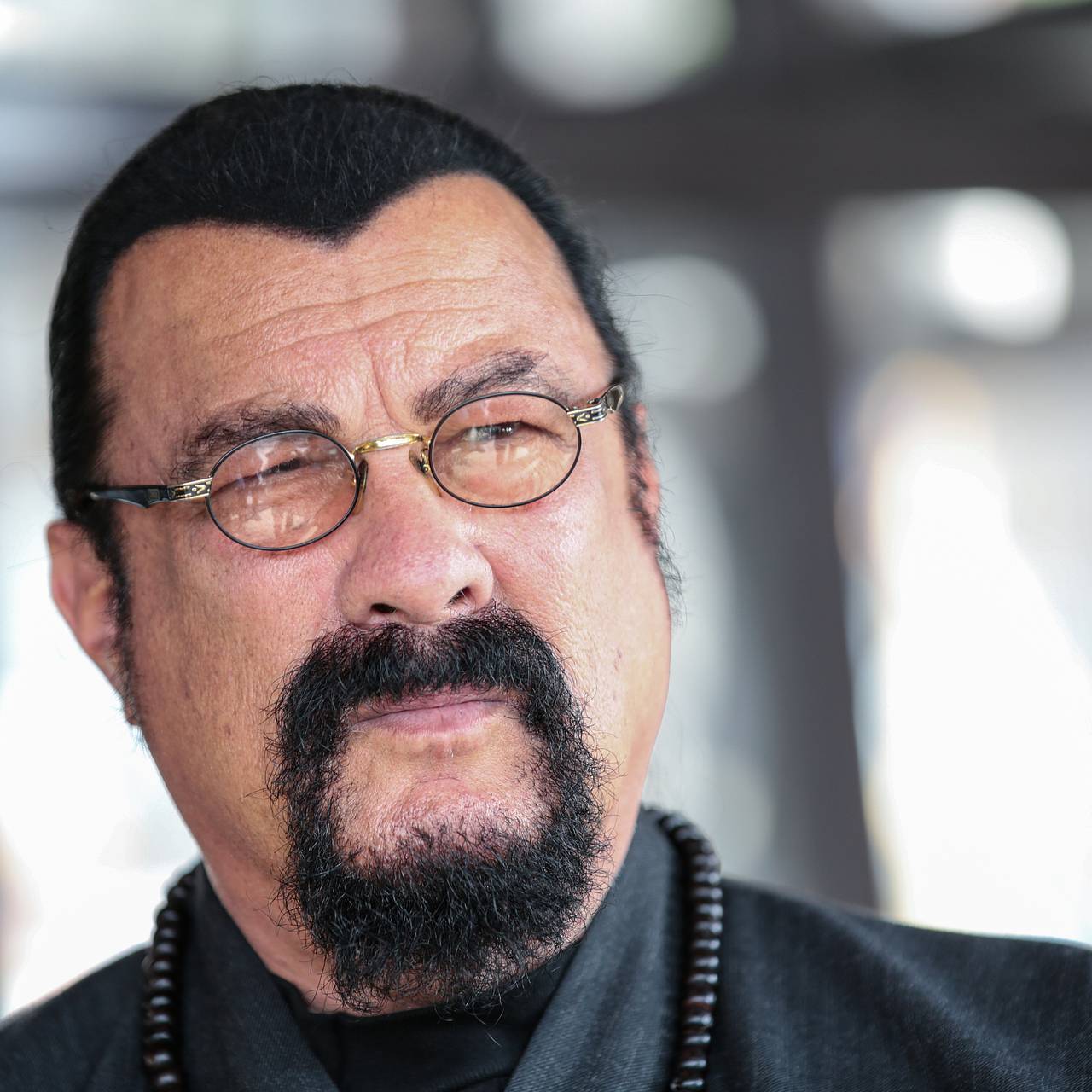 Стивен Сигал захотел избавиться от особняка на Рублевке