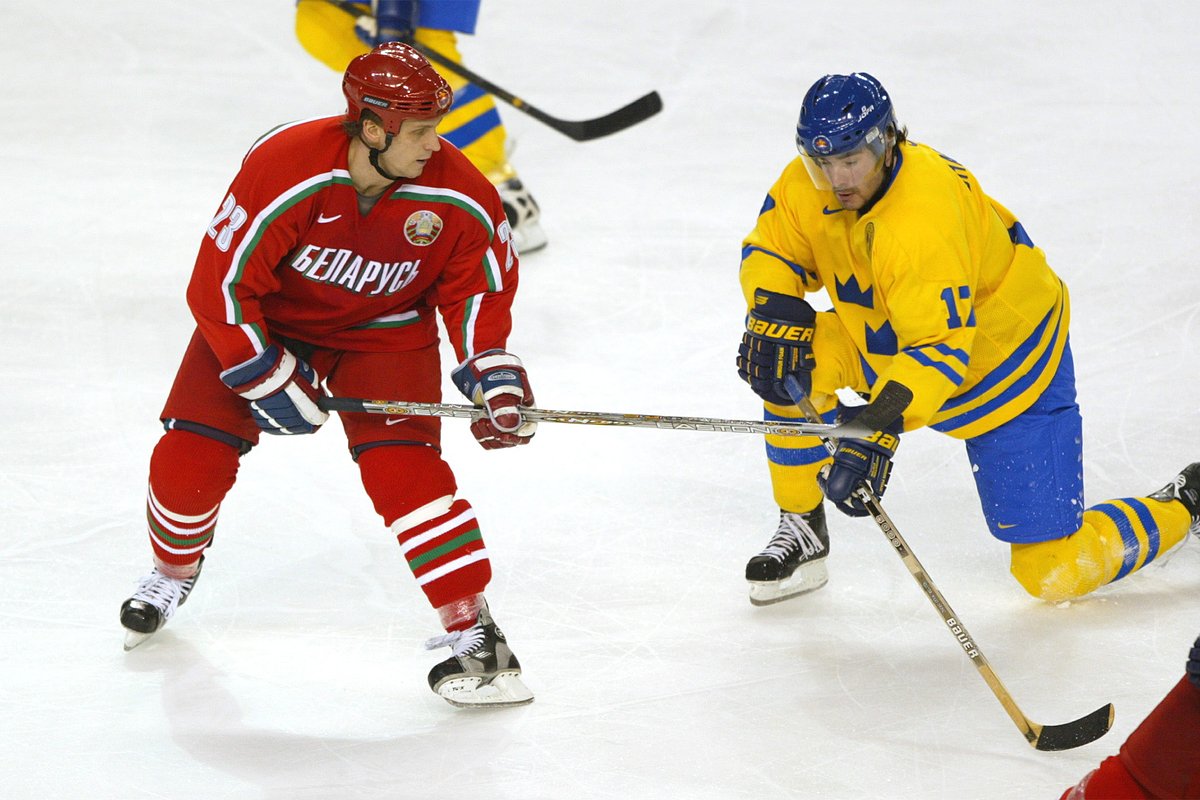 Руслан Салей (слева)