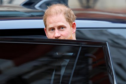 Одержимую принцем Гарри женщину заметили в нескольких метрах от него в суде