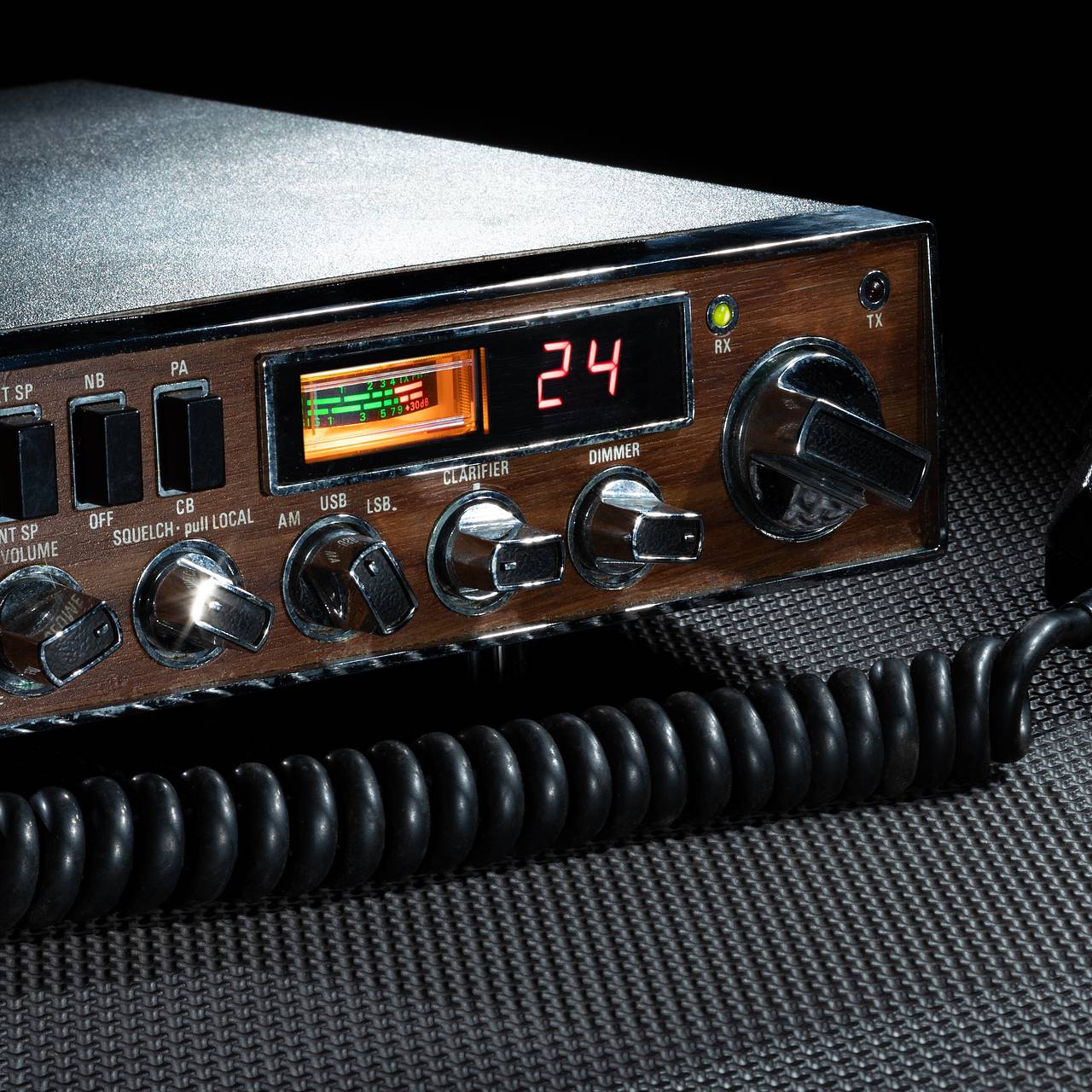 &laquo;Радиостанция Судного дня&raquo; передала сообщение после приглашения Зеленского в Москву