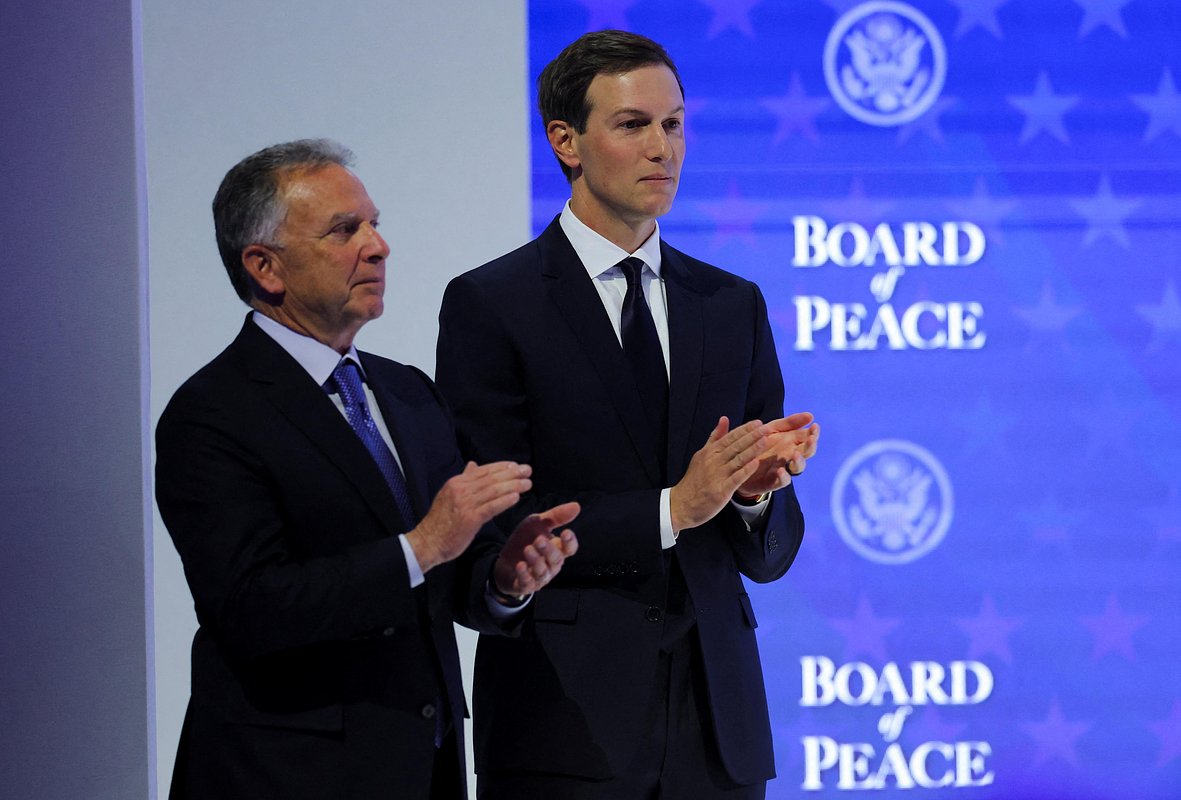 Зять президента США Дональда Трампа Джаред Кушнер и специальный посланник США Стив Уиткофф 