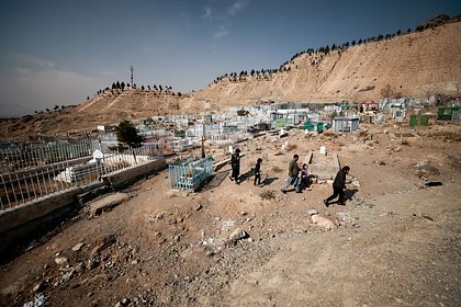 Блогер описал кладбище Афганистана словами &laquo;мертвые борются с живыми за место под солнцем&raquo;