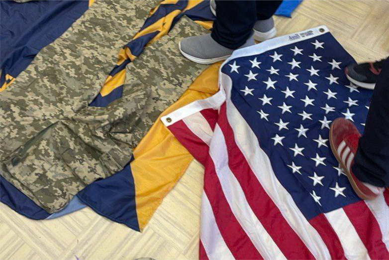 Боец&nbsp; СВО показал школьникам трофеи из зоны спецоперации