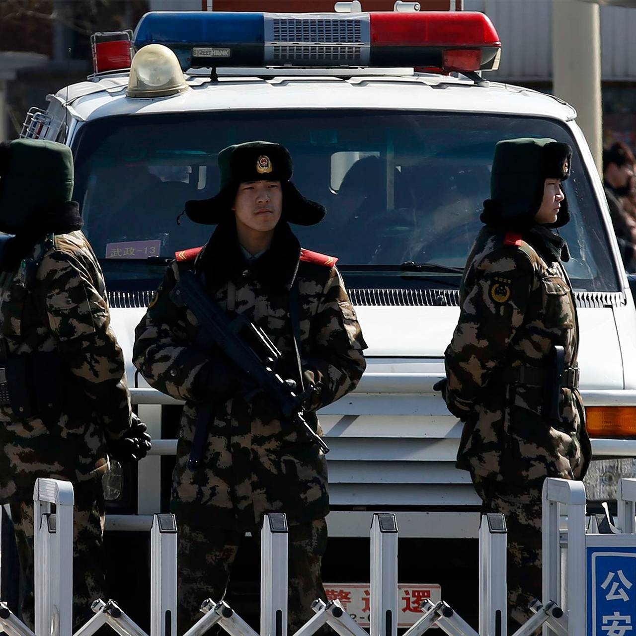 Любовники занялись сексом в подъезде на глазах у жильцов