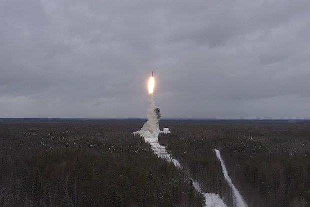 Запуск межконтинентальной баллистической ракеты 