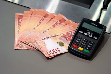 Мошенники обменяли москвичке десятки миллионов рублей на билеты из банка приколов