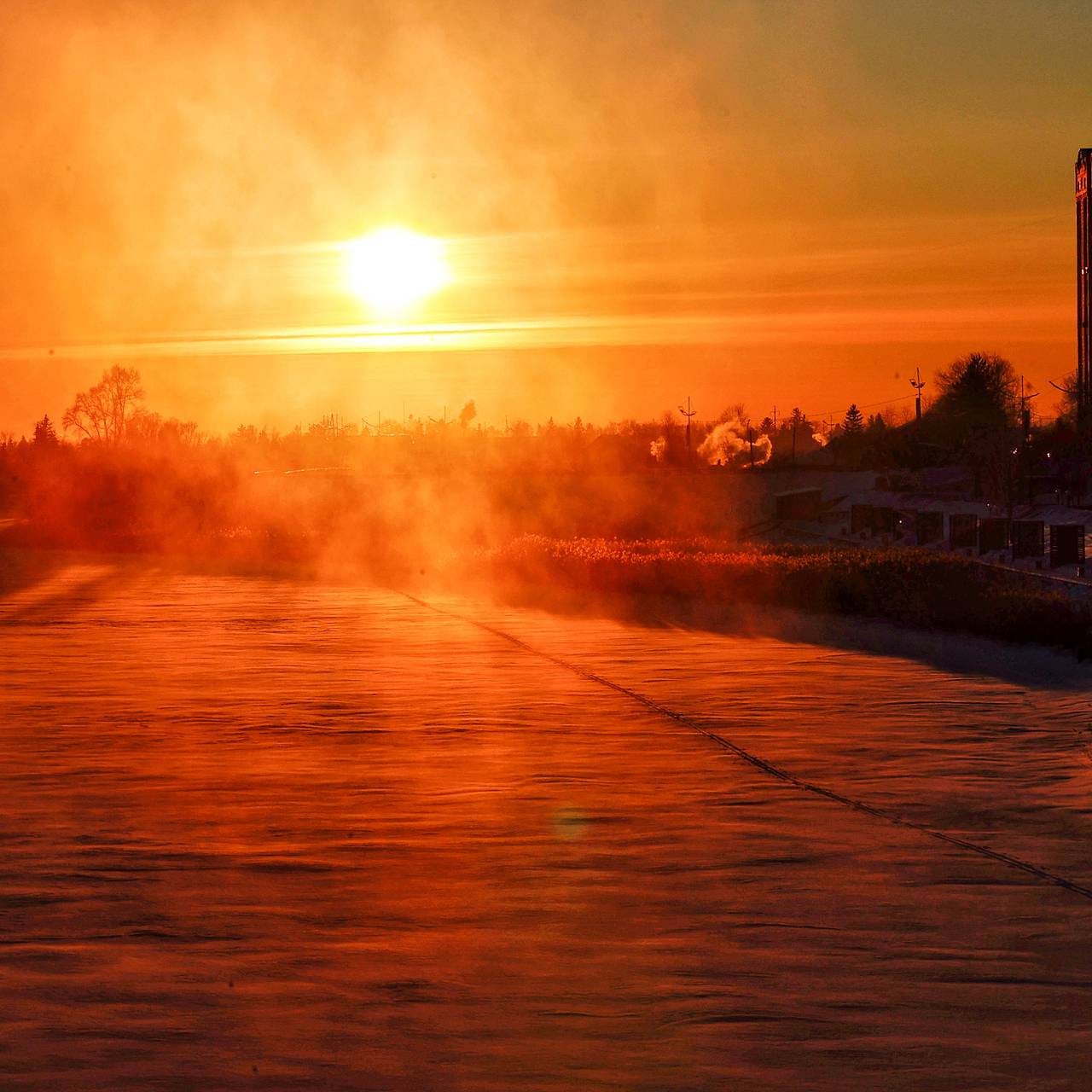 На Солнце зафиксировали 17 мощных вспышек за сутки