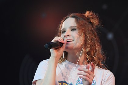 Родители Монеточки избавились от жилья в России