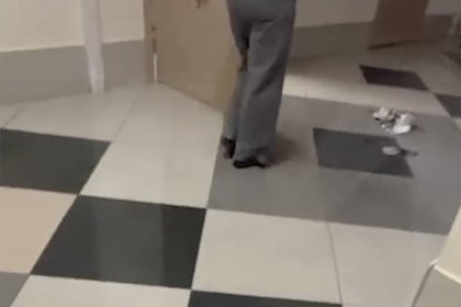 Очевидец рассказал о нападении российской школьницы с бензином и молотком на сверстников