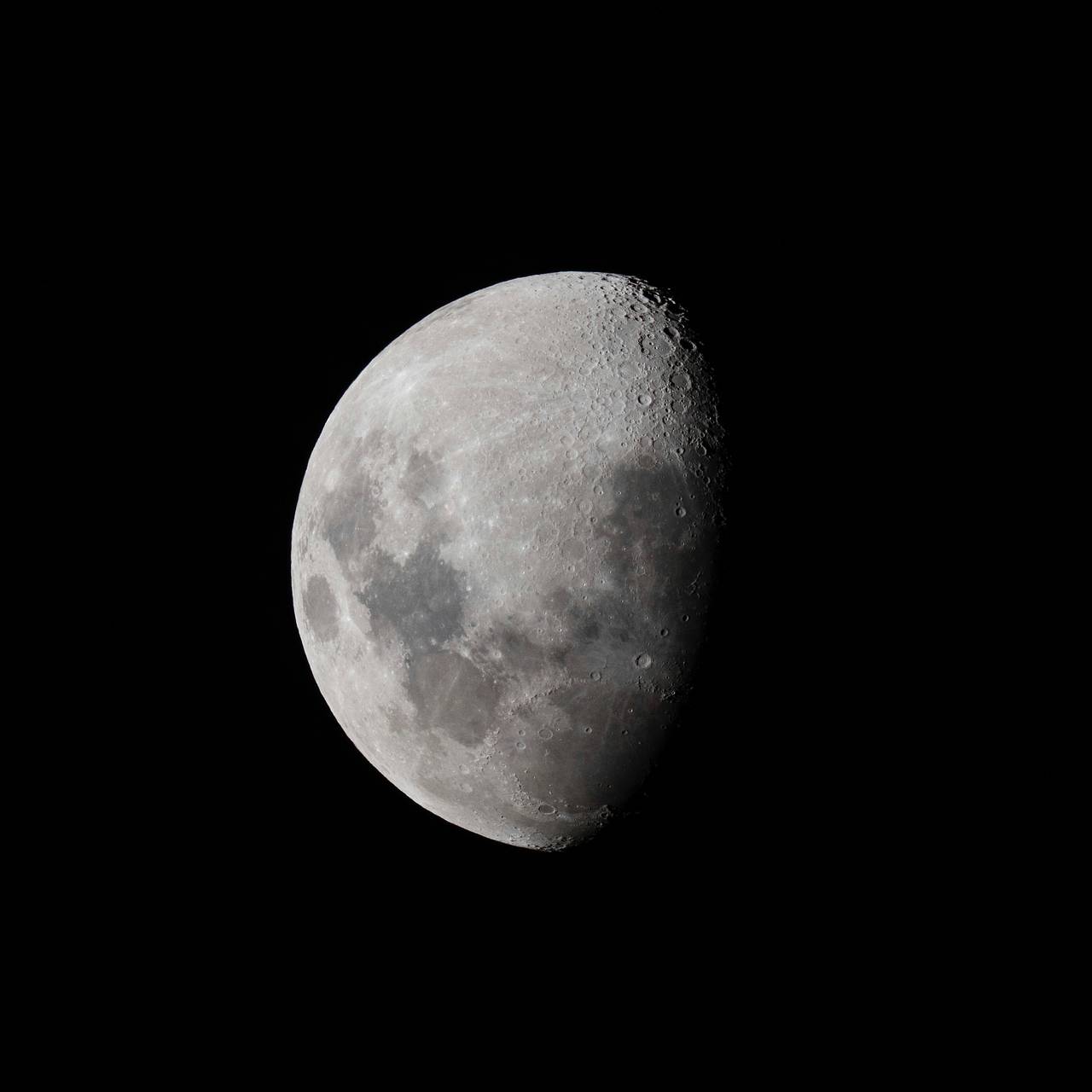 Новым российским космонавтам предрекли работу на Луне