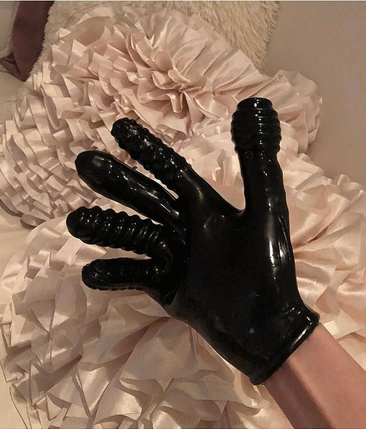 Предметы, принадлежавшие финансисту Джеффри Эпштейну, на фотографии из архива Эпштейна, дата и место съемок неизвестны