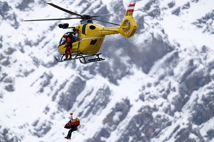 Норвежского горнолыжника эвакуировали с трассы на вертолете в первый день Олимпиады