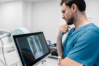 Онкологи призывают россиян регулярно проходить чек-апы. Какие недорогие методы раннего обнаружения заболевания существуют сегодня?