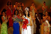 Появилась теория, что Оксана Федорова отказалась от титула «Мисс Вселенная», чтобы спастись от Эпштейна. Трамп был ей недоволен