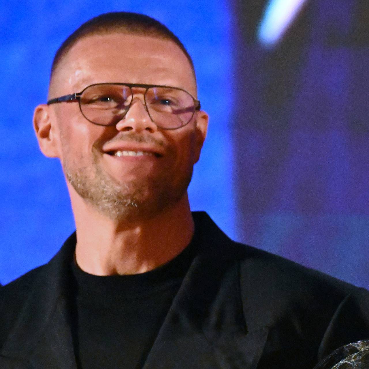 Владимир Яглыч рассказал о поцелуе с Бузовой