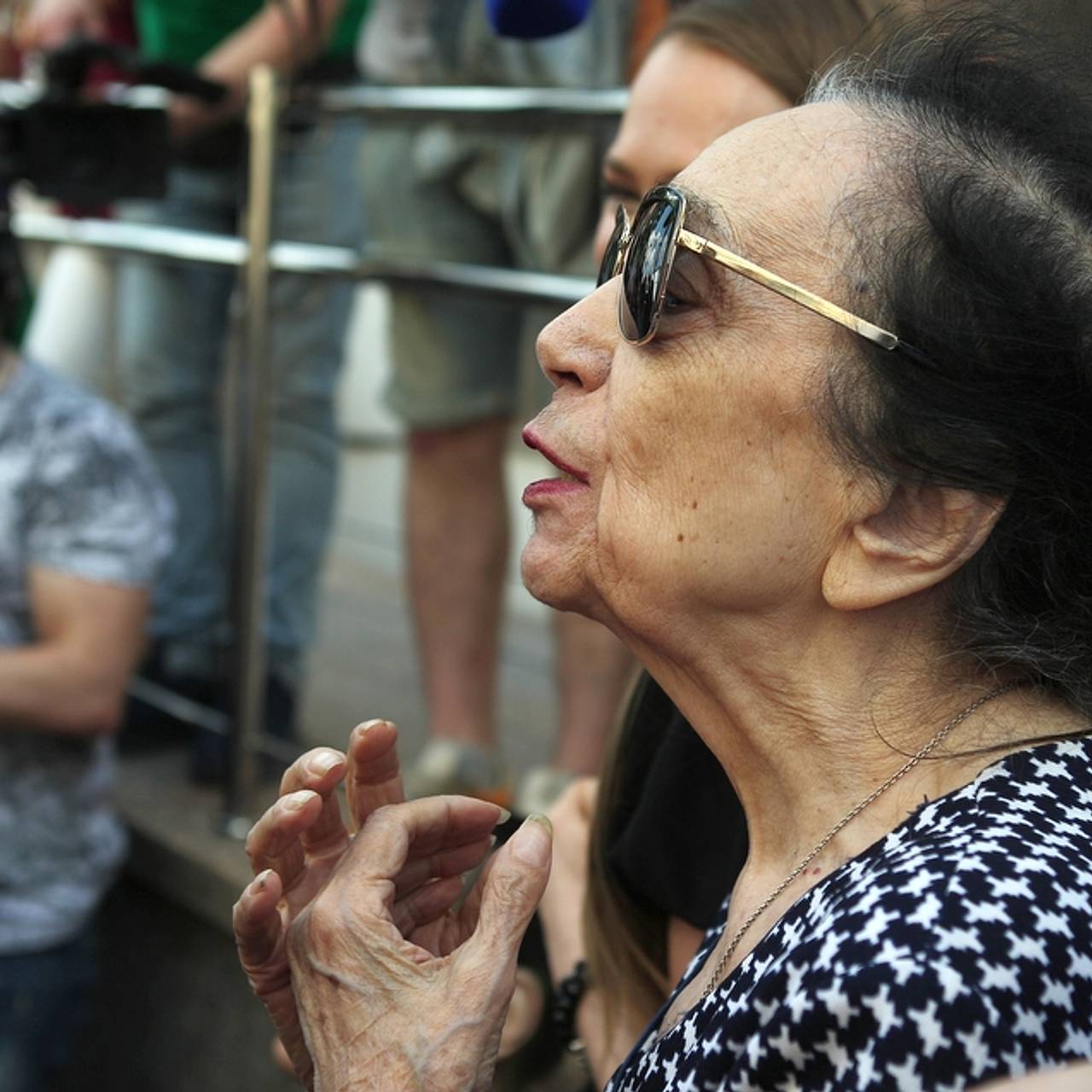 Дочери-инвалиду Баталова пришлось заниматься похоронами матери