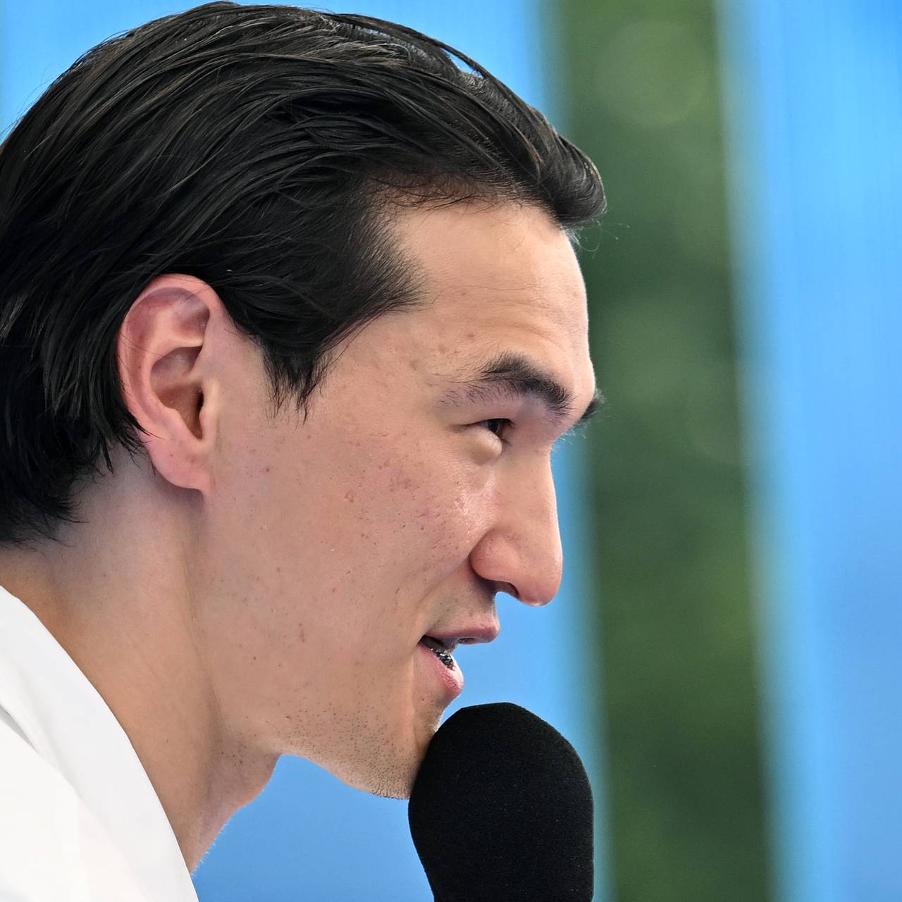 Комик Сабуров прилетел в Алматы