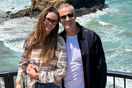 63-летнего российского миллиардера заметили на отдыхе в обнимку с моделью