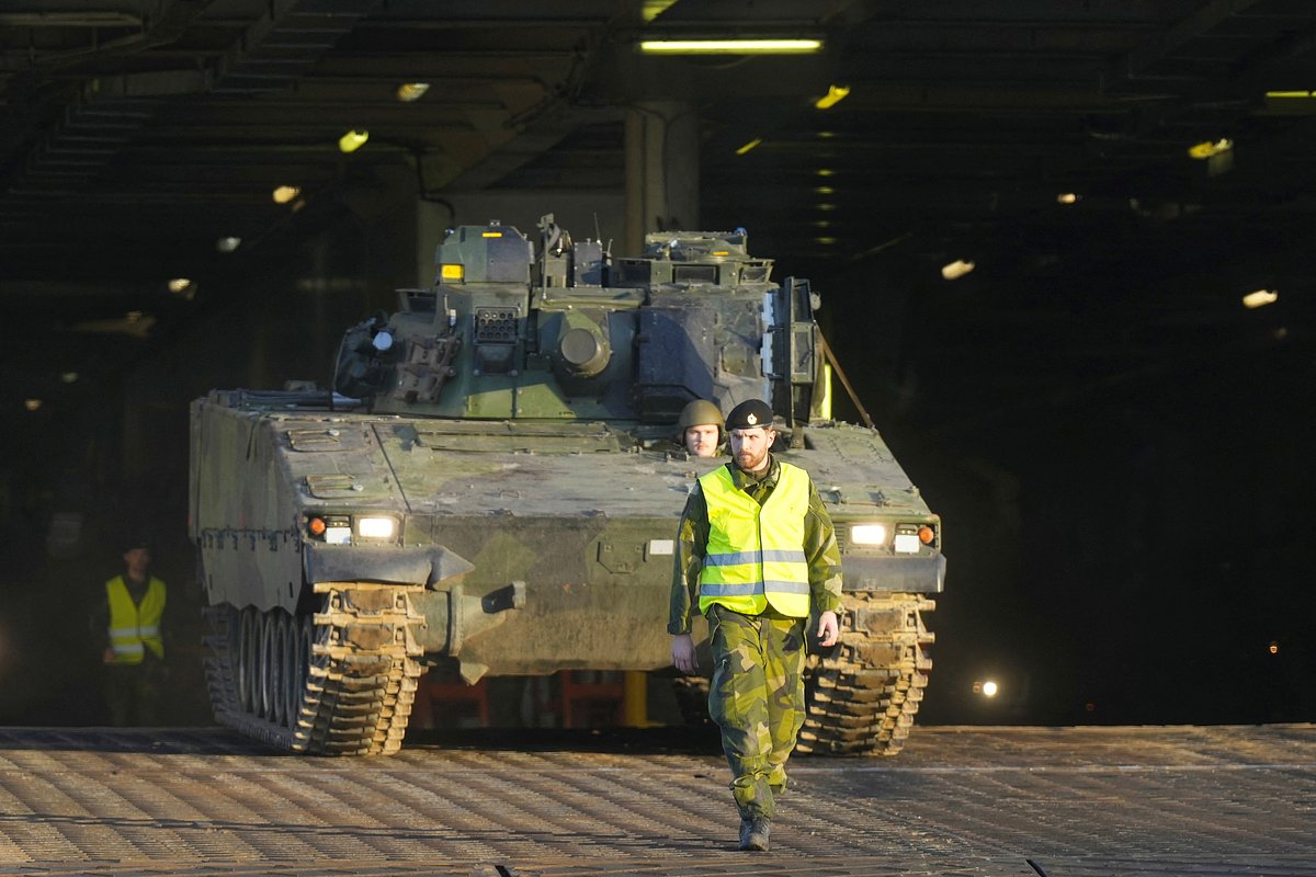 Боевая машина CV-90 