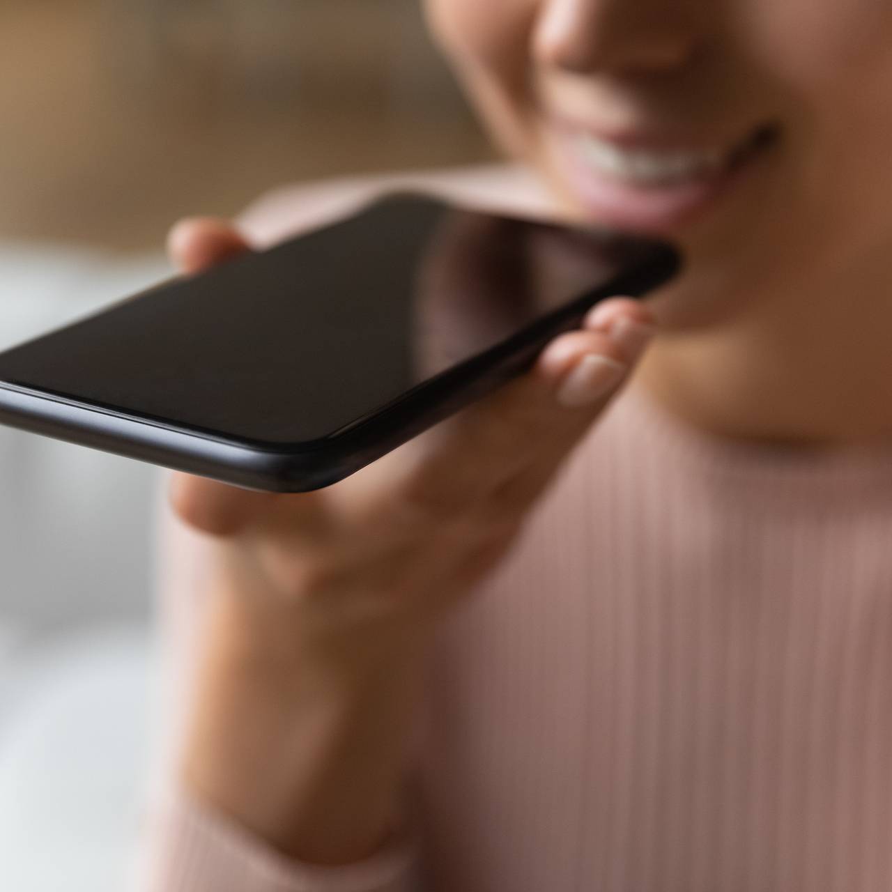 Россиянам объяснили причину искаженного восприятия своего голоса в записи