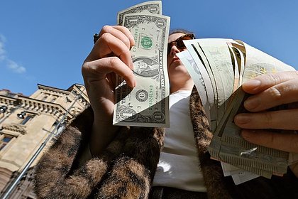 В России подорожали доллар и евро