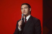 Чем известен Нурлан Сабуров и почему ему запретили въезд в Россию: биография, личная жизнь и скандалы с участием комика