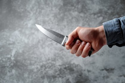 Россиянин украл деревянную рогатку и угрожал продавцам ножом