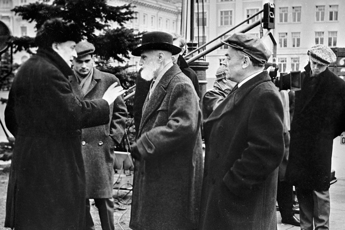 Режиссер Фридрих Эрмлер (слева) и Василий Шульгин на съемках фильма «Перед судом истории», 1965 год 



