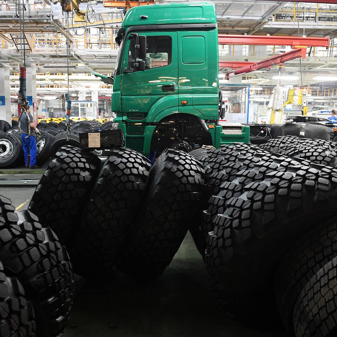 Убыточный российский автопроизводитель начнет собирать машины в Африке