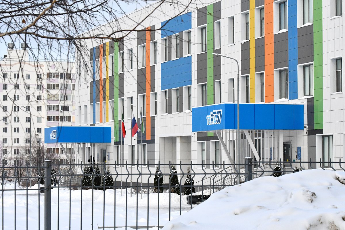 Вид на лицей № 37 в Нижнекамске (Татарстан), где ученик седьмого класса напал с ножом на уборщицу