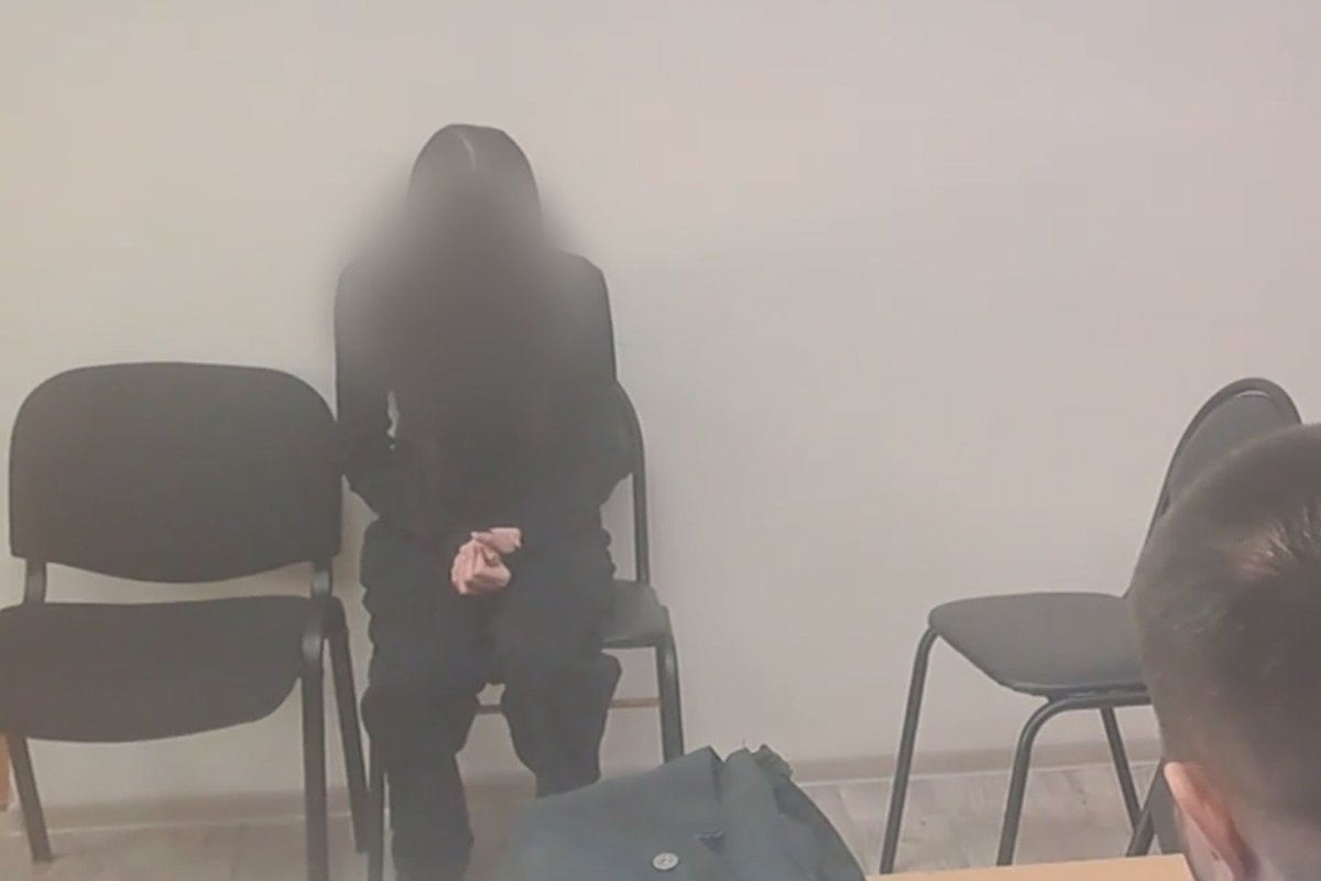 14-летняя ученица, задержанная за нападение с ножом на учительницу в городе Кодинске (Красноярский край)