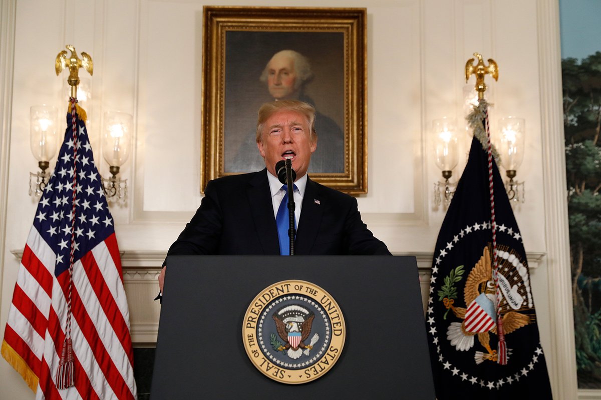 Президент США Дональд Трамп в Белом доме, Вашингтон, США, 13 октября 2017 года