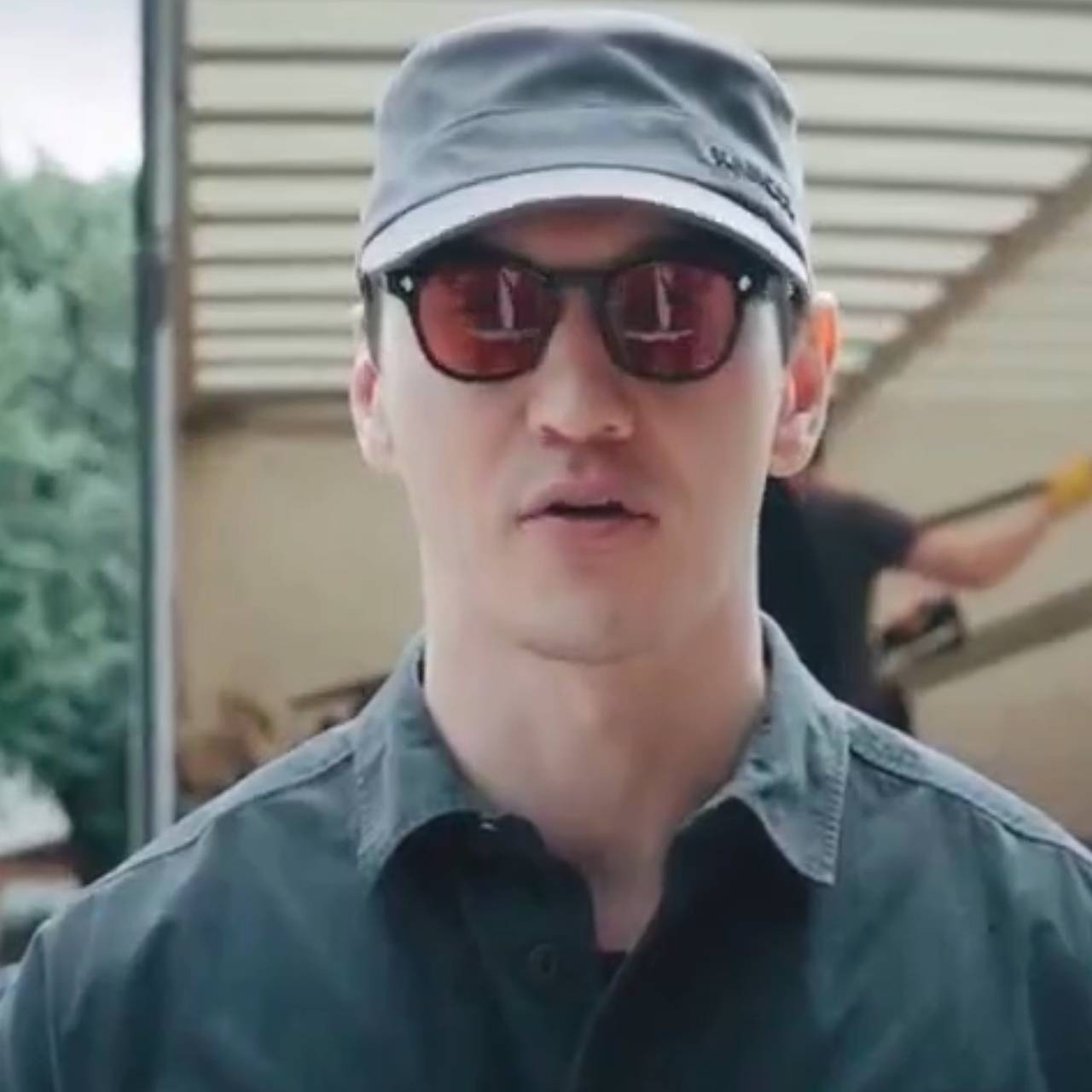 Сабурову могут грозить проблемы на родине из-за передачи мотоциклов вагнеровцам. На него донес изгнанный из ФБК Иван Жданов