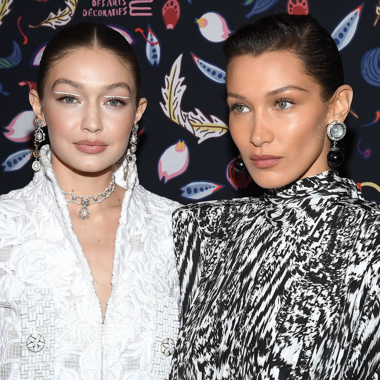 Сестер Хадид обнаружили в файлах педофила Эпштейна