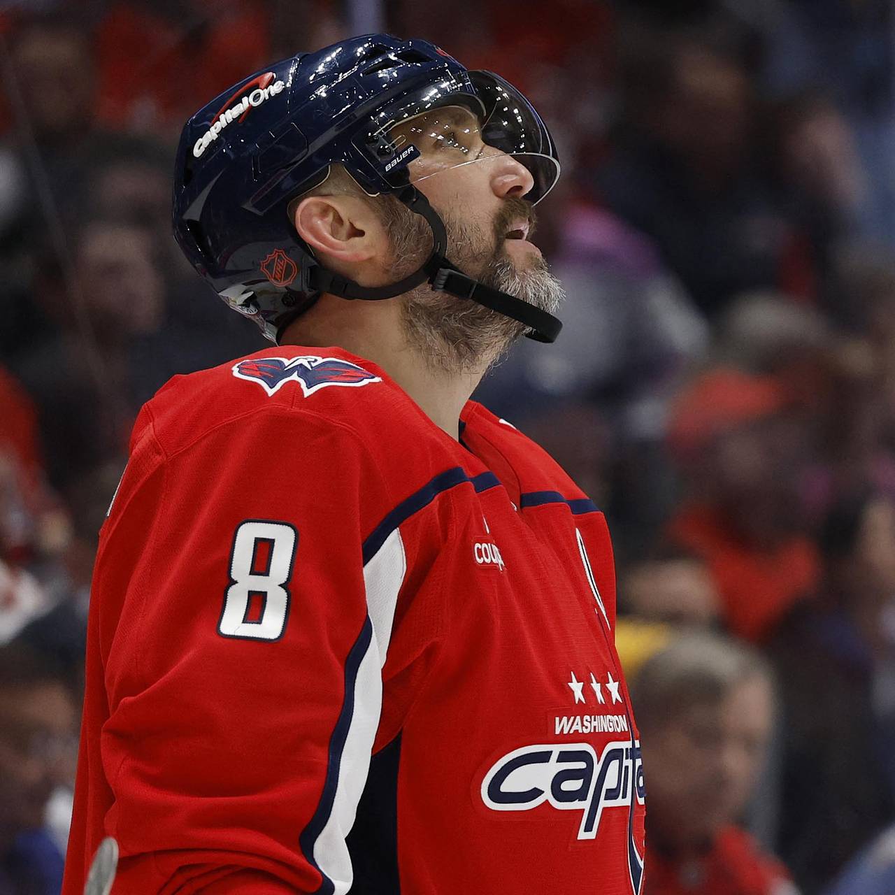 Канадский тренер предложил НХЛ вывести из обращения номер Овечкина