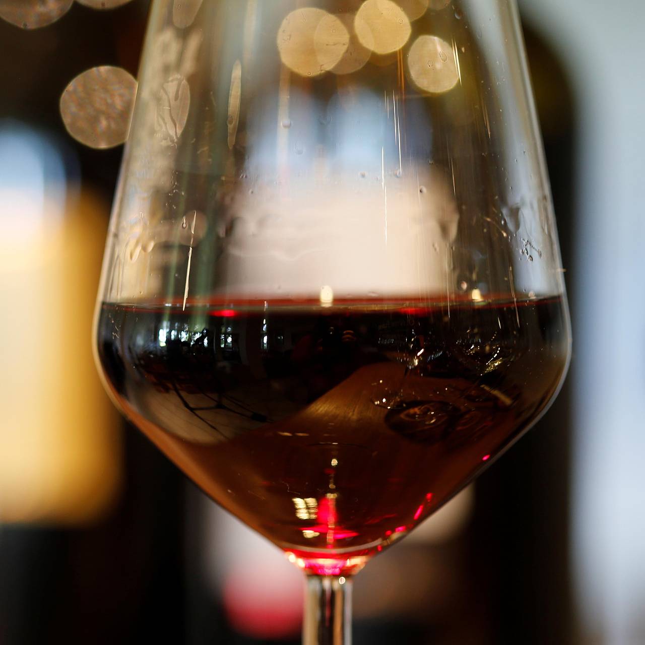 Кардиолог поставил точку в споре о пользе красного вина для сердца