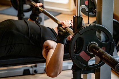 Попытка поставить рекорд обернулась позором перед всем спортзалом