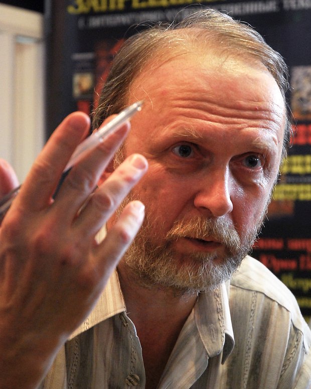 Писатель Юрий Петухов